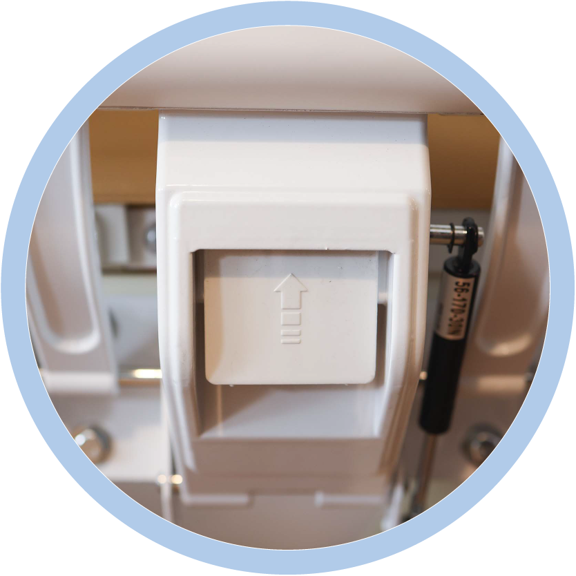 One-click Panel Latch Mechanism for Easy Release and Lowering of Side Panels